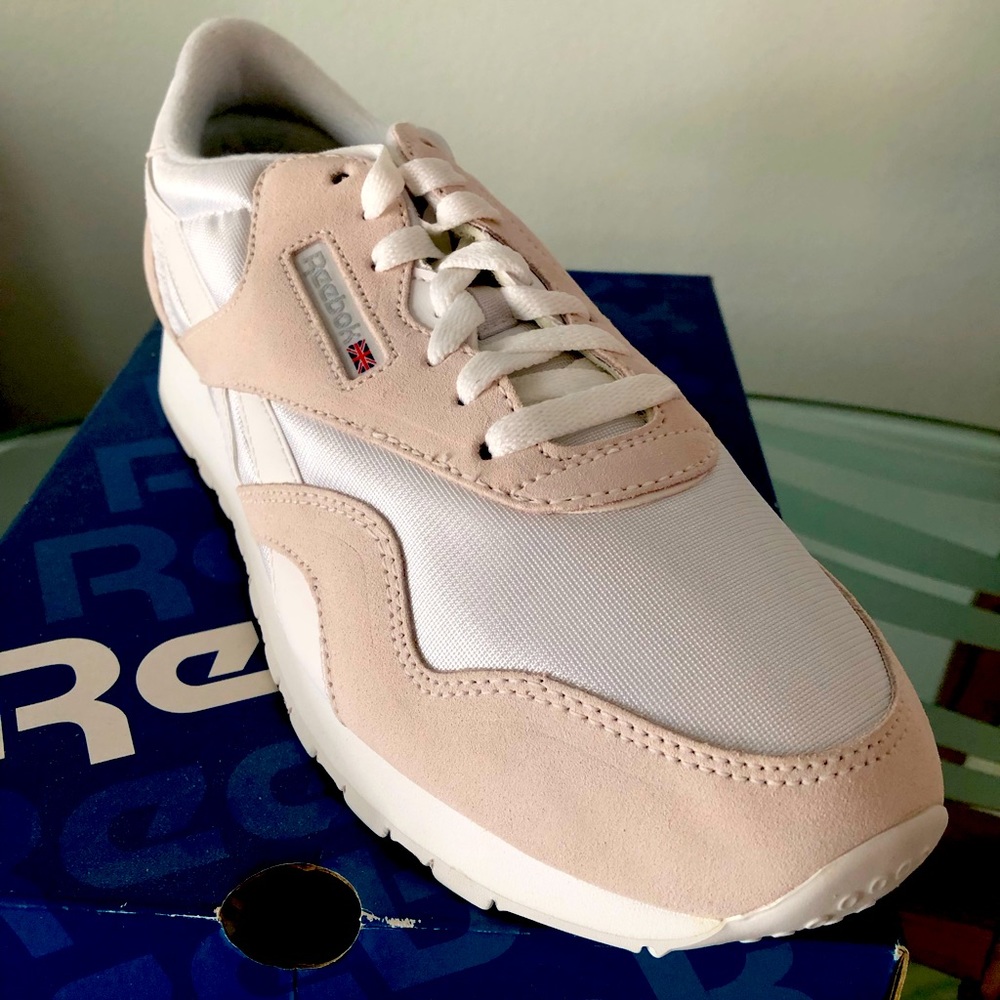 Woman’s Reebok’s shoes NIB 10W